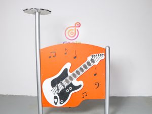 电吉他让音乐在自然中自由飘荡！